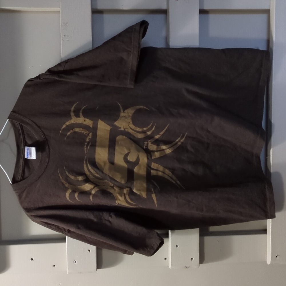 XL Brown Snap-on Tee